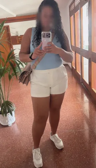 Costanza, 33 anni